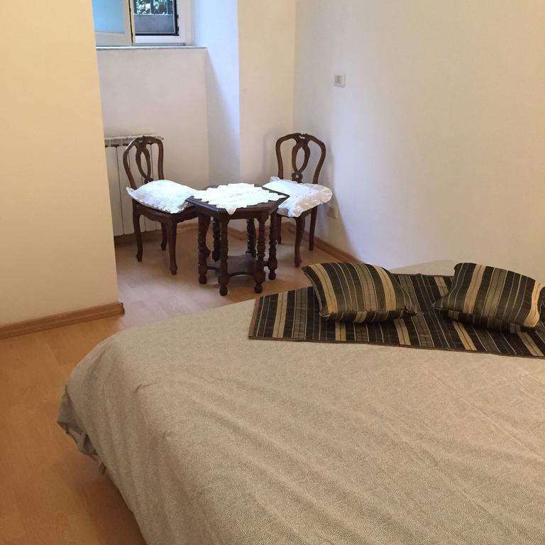 Ave Roma B&B Habitación foto